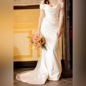 Vivienne Westwood - Nova Cora Ivory Satin Gown